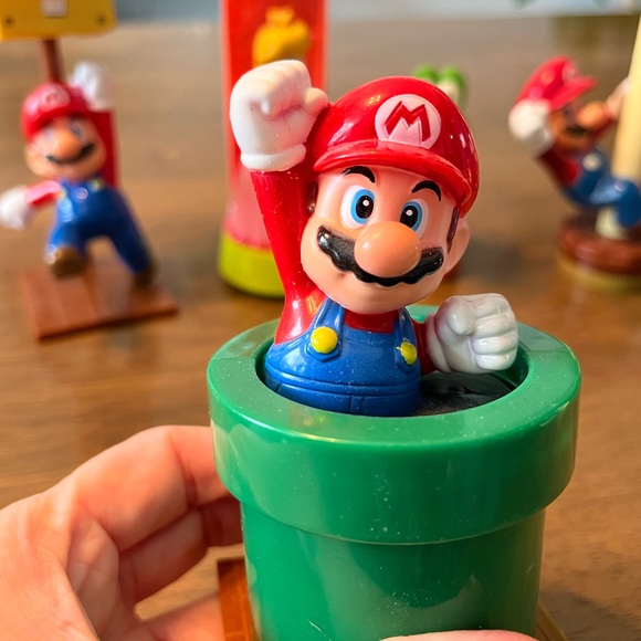 ✨2013 McDonald’s happy meals toys - Mario figures set - Picture 9 of 11